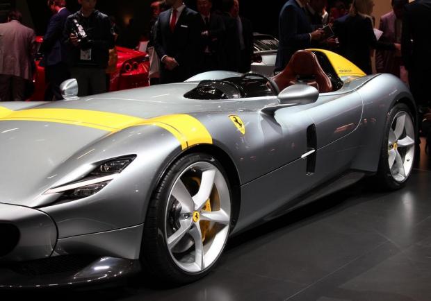 Ferrari Monza SP1 Salone di Parigi 2018 3