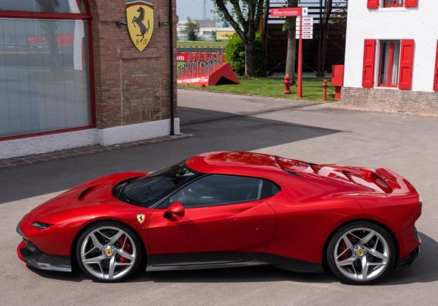 Ferrari SP38 profilo