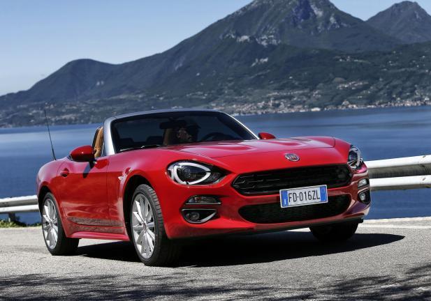 Fiat 124 Spider tre quarti anteriore