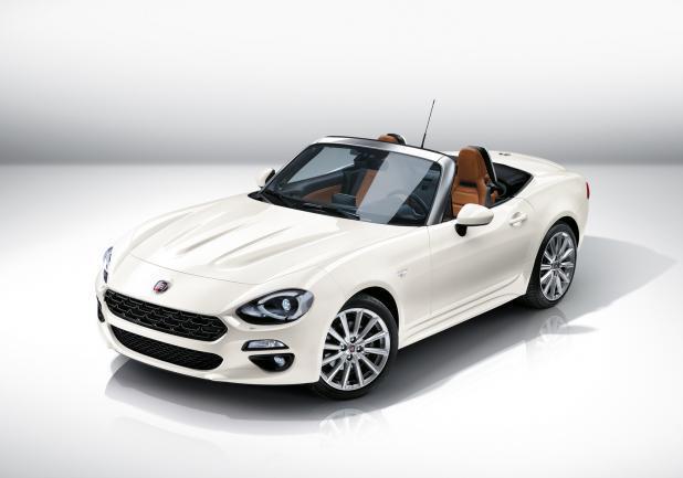 Fiat 124 Spider tre quarti