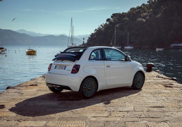 Fiat 500 Hybrid Dolcevita - Sul molo
