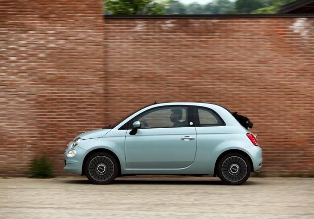 Fiat 500C Hybrid profilo