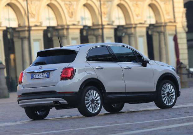 Fiat 500X Lounge tre quarti posteriore