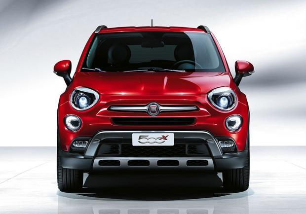 Fiat 500X rossa anteriore, prime immagini ufficiali