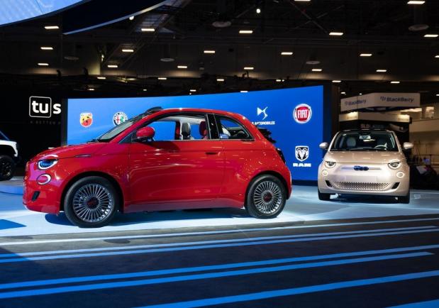 Fiat Nuova 500 al CES di Las Vegas 2022 foto
