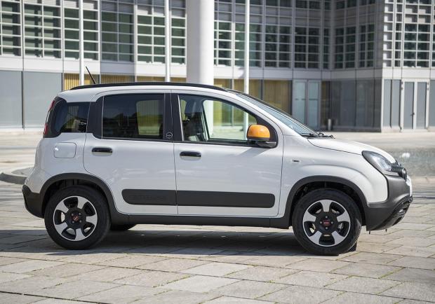 Fiat Panda Connected by Wind profilo