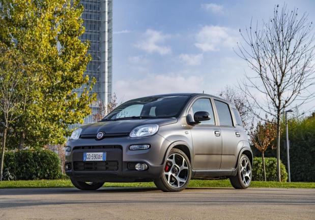 Fiat Panda Sport Hybrid foto