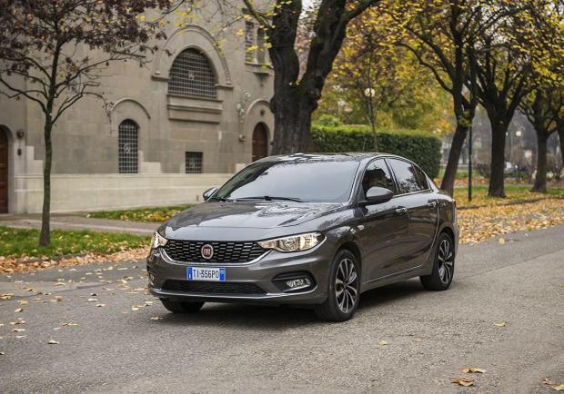 Fiat Tipo 4 porte foto