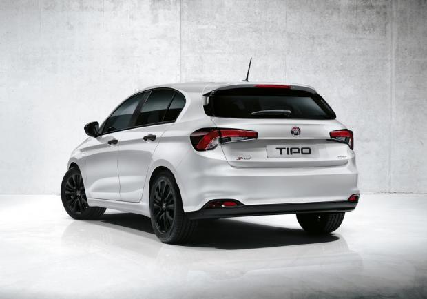 Fiat Tipo 5p Street tre quarti posteriore