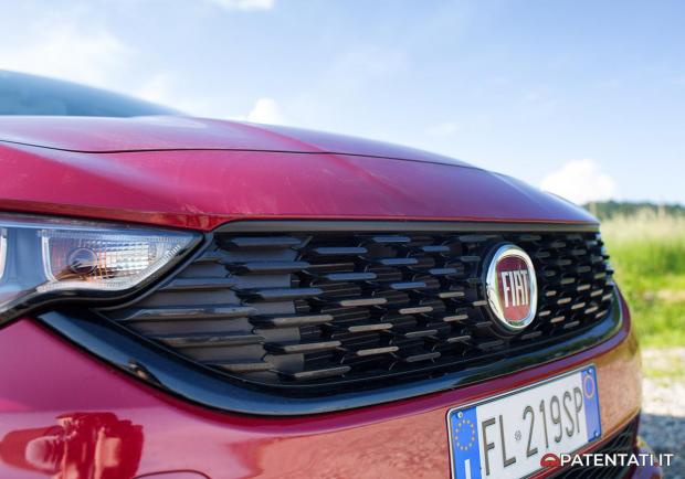 Fiat Tipo 1.6 Multijet 120 CV DCT S-Design griglia anteriore