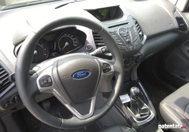 Ford EcoSport 1.0 EcoBoost 125cv interni