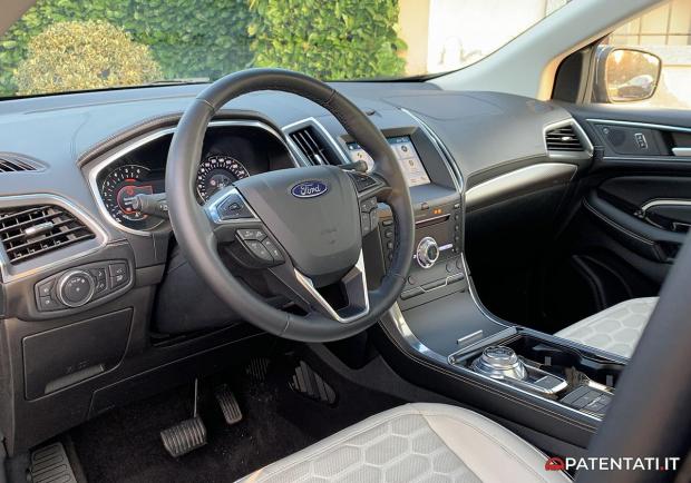 Ford Edge Vignale interni 2