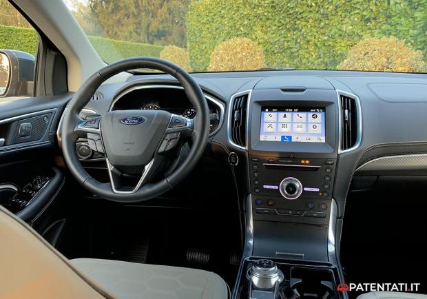 Ford Edge Vignale interni