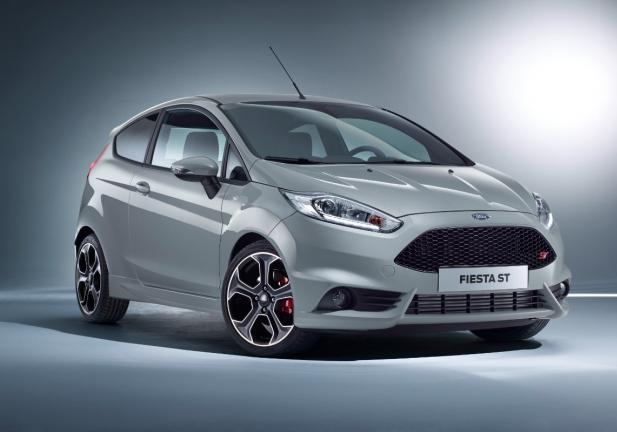 Ford Fiesta ST200 tre quarti anteriore