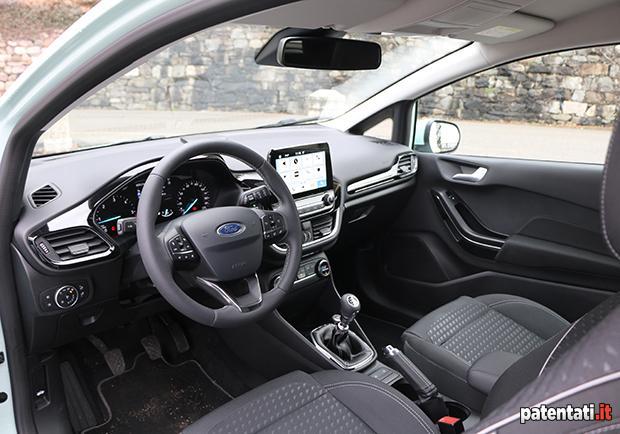Ford Fiesta 1.5 TDCI 85 CV Titanium interni