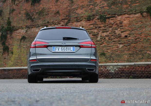 Ford Mondeo SW Vignale Hybrid posteriore