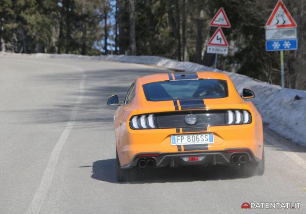 Ford Mustang 5.0 V8 GT arancione