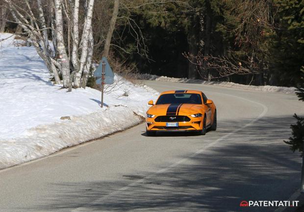 Ford Mustang 5.0 V8 GT automatica opinioni