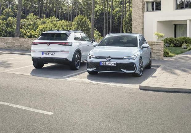 Golf e T-Roc Full Hybrid - parking