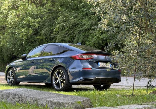 Honda Civic full-hybrid Sport 3