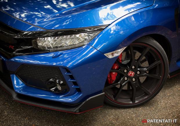 Honda Civic Type R fari e cerchi