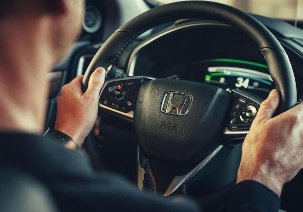 Honda CRV Hybrid volante