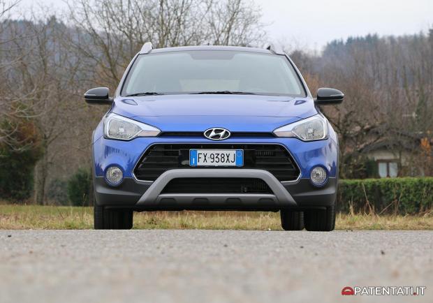 Hyundai i20 Active anteriore