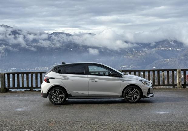 Hyundai i20 N Line Carbon profilo