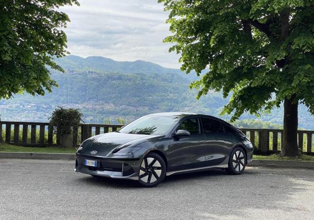 Hyundai Ioniq 6 RWD 77 kWh immagine