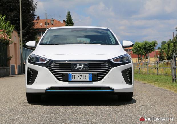 Hyundai Ioniq 1.6 Hybrid 6DCT anteriore