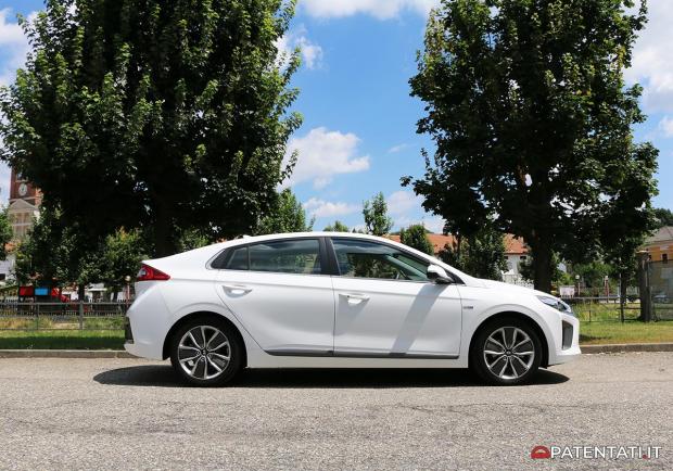 Hyundai Ioniq 1.6 Hybrid 6DCT profilo