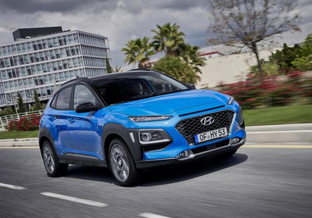 Hyundai Kona Hybrid, via alle vendite 04