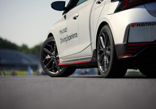 Hyundai N-Driving Experience i20N laterale