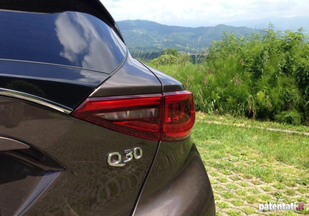 Infiniti Q30 2.2 177 CV 2WD DCT fanale posteriore