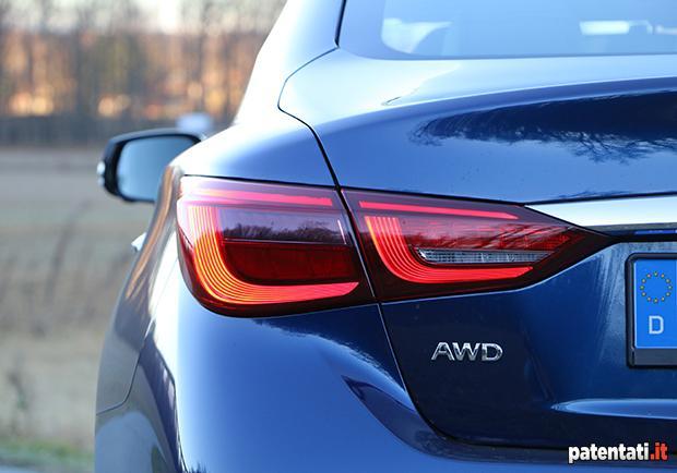 Infiniti Q50 Hybrid AWD 6