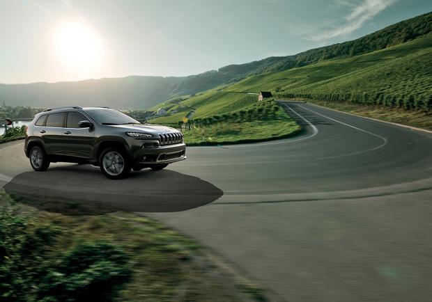 Jeep Cherokee 2.2 Multijet II tre quarti anteriore