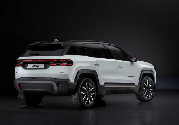 Jeep Compass 2025 4x4 - retro