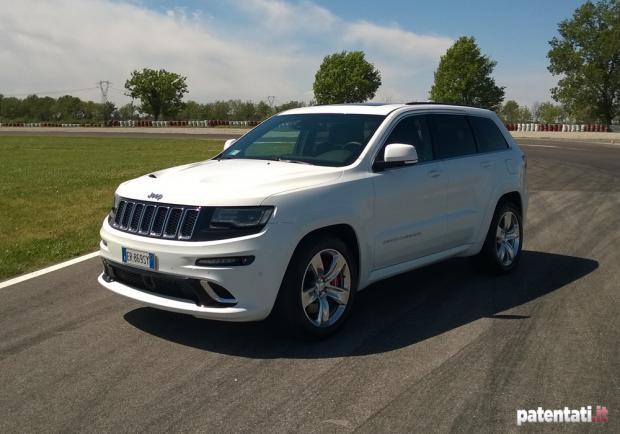 Jeep Grand Cherokee SRT prova in pista