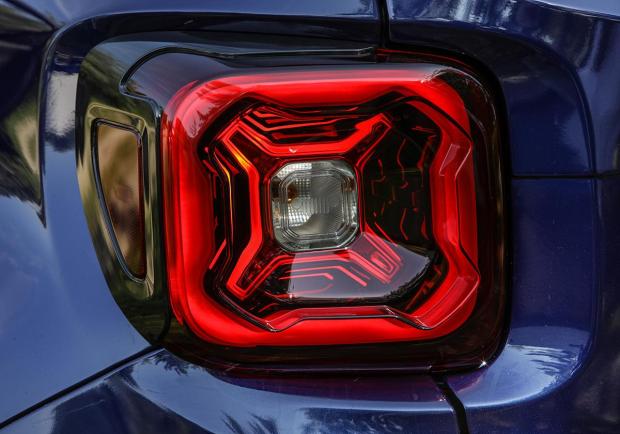 Jeep Renegade restyling 2019 fari posteriori