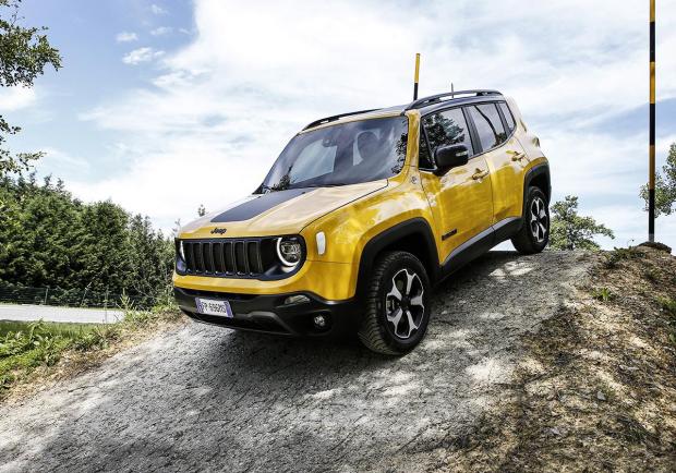 Jeep Renegade Trailhawk restyling 2019 foto