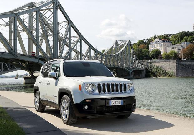 Jeep Renegade tre quarti anteriore