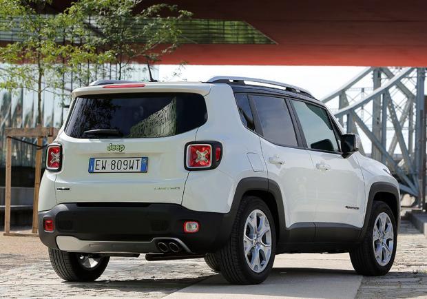 Jeep Renegade tre quarti posteriore