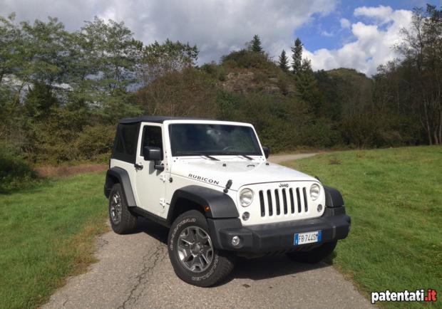 Jeep Wrangler Rubicon 3.6 V6 tre quarti anteriore