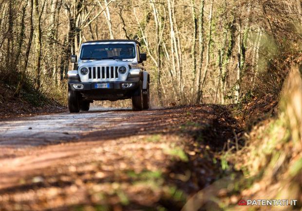 Jeep Wrangler Sahara test drive anteriore