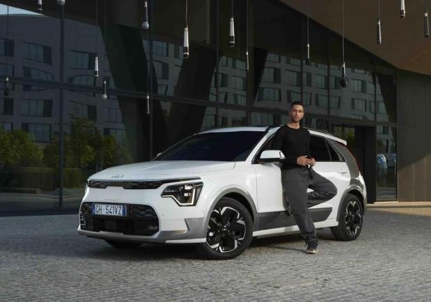 Kia con Mahmood per la nuova Niro