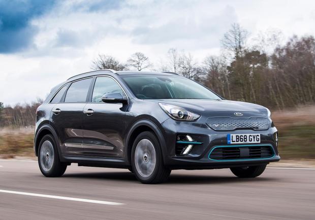 Kia, sulle nevi di Courmayeur con e-Niro e Sportage Mild Hybrid 01