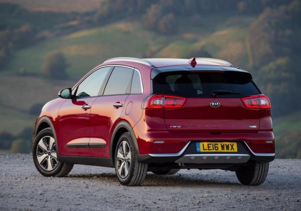 Kia Niro rossa elettrificata