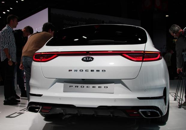 Kia ProCeed al Salone di Parigi 2018 posteriore