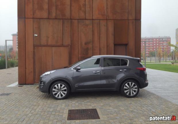 Kia Sportage 2.0 CRDi 4WD Feel Rebel profilo