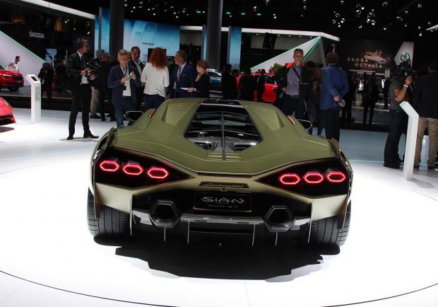 Lamborghini Siàn, la più veloce al Salone di Francoforte 23